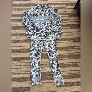 Elegant Smith and Quinn Blue Floral Set